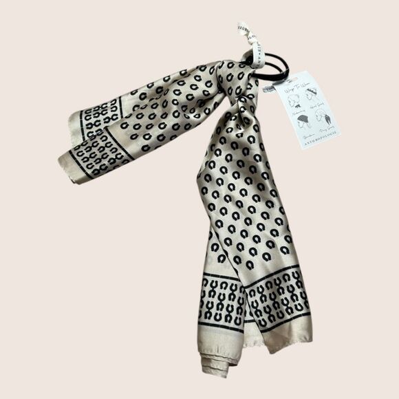 Anthropologie Accessories - 🎀 ANTHROPOLOGIE SILKY SCARF HAIR TIE LUCKY HORSE SHOE BLACK CREAM PRINT